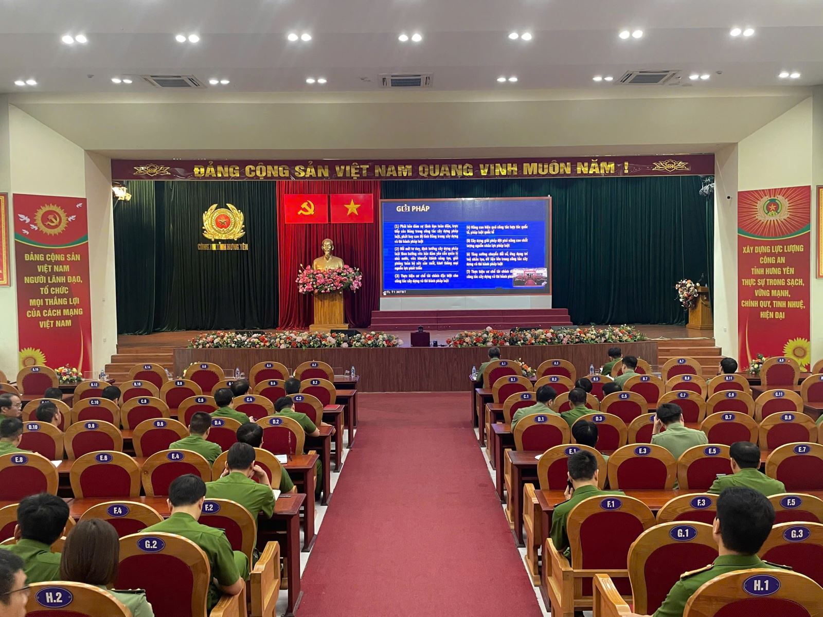 Đổi mới, nâng cao chất lượng, hiệu quả công tác xây dựng, thi hành pháp luật