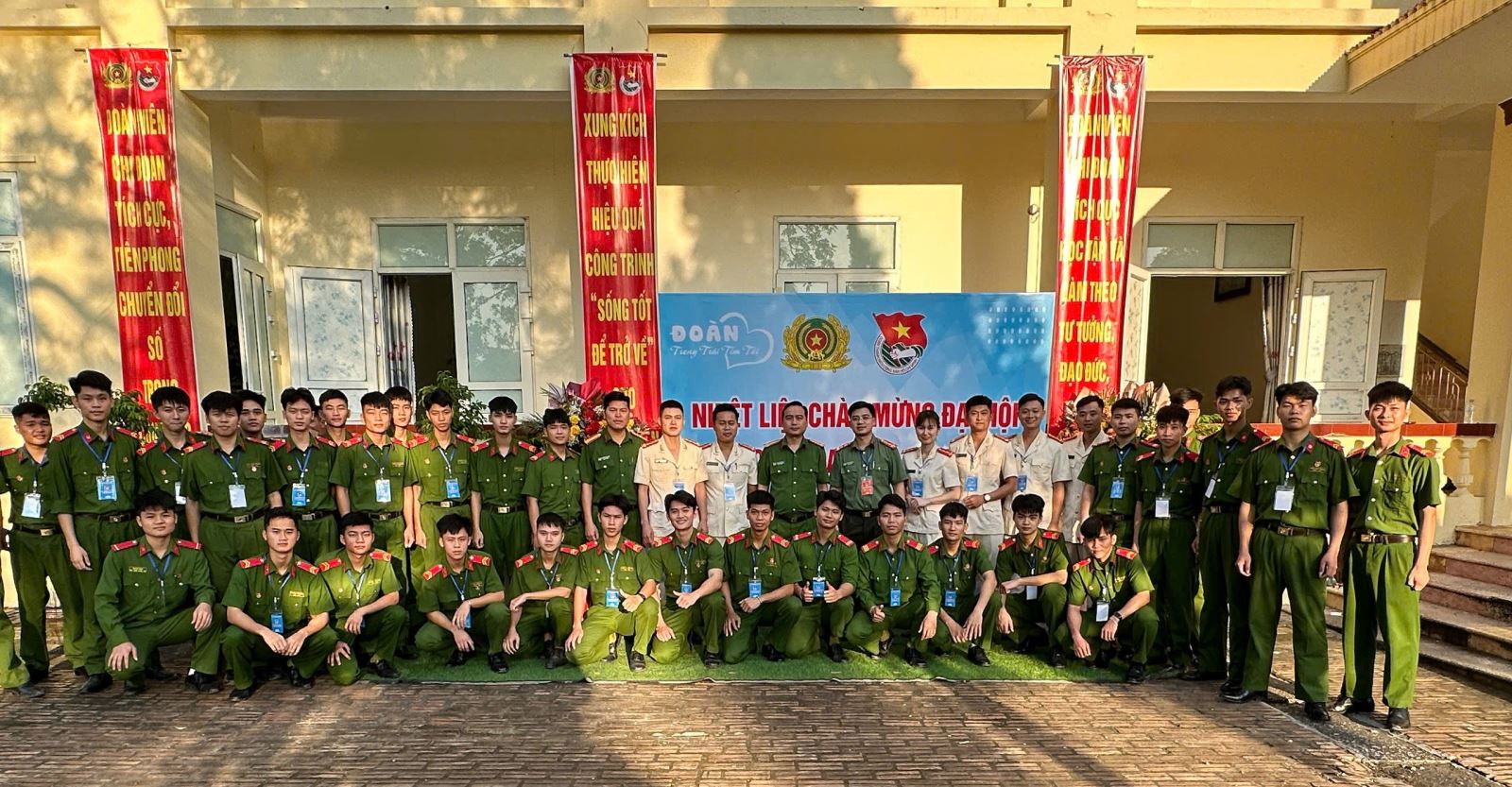 Tuổi trẻ Công an Hưng Yên sôi nổi hưởng ứng tuyên truyền chào mừng Đại hội Đoàn các cấp