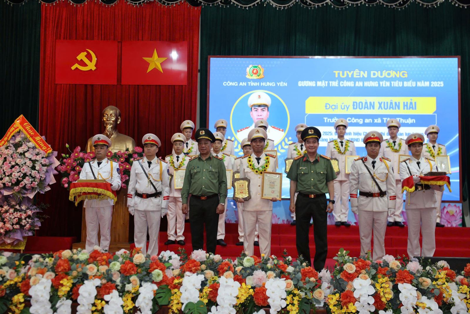 Đại uý Đoàn Xuân Hải - phát huy vai trò người đứng đầu trong giữ vững an ninh, trật tự từ cơ sở