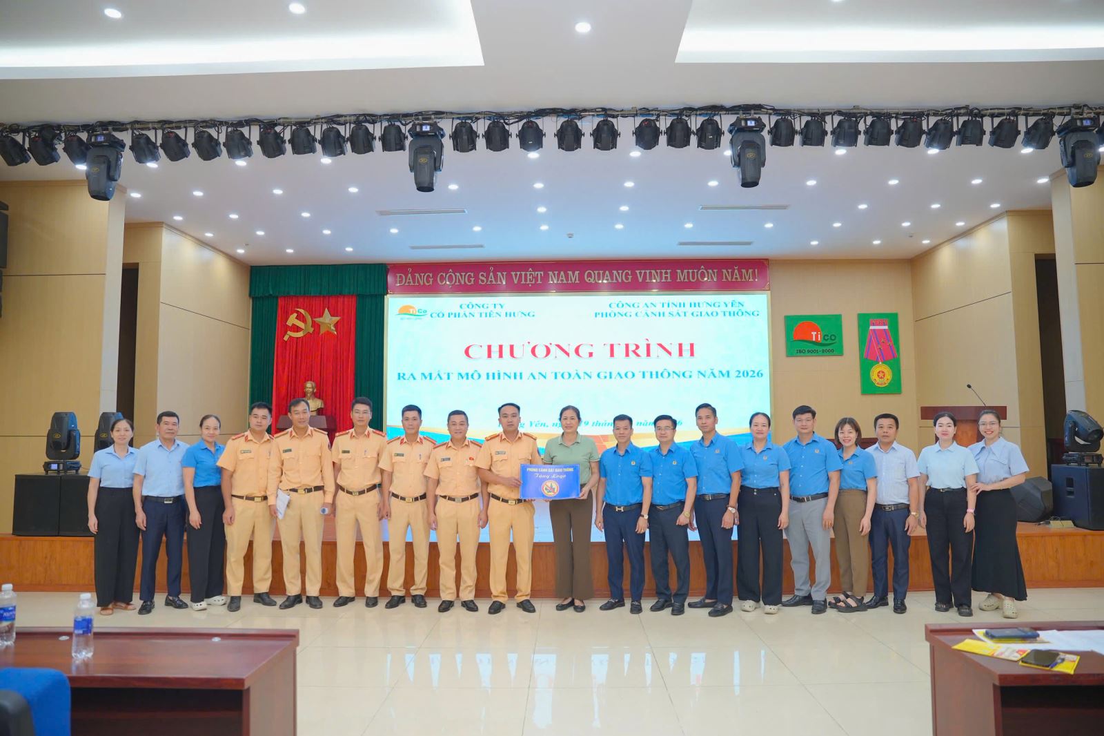 Ra mắt mô hình “Doanh nghiệp an toàn giao thông” tại Công ty cổ phần Tiên Hưng, tỉnh Hưng Yên