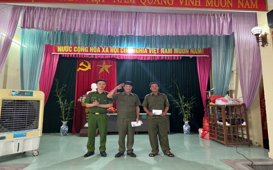 CÔNG AN XÃ NAM ĐÔNG HƯNG TỔ CHỨC SƠ KẾT CÔNG TÁC 6 THÁNG ĐẦU NĂM 2026 VỚI LỰC LƯỢNG THAM GIA BẢO VỆ AN NINH, TRẬT TỰ Ở CƠ SỞ