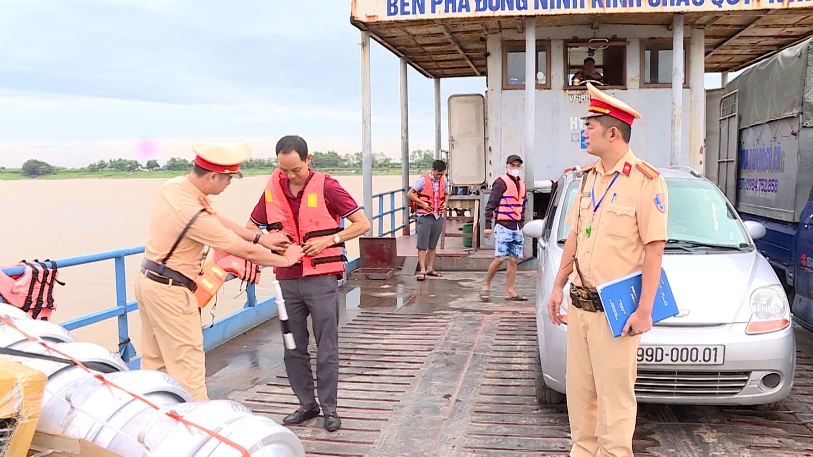 Bảo đảm an toàn giao thông đường thủy trong mùa mưa bão