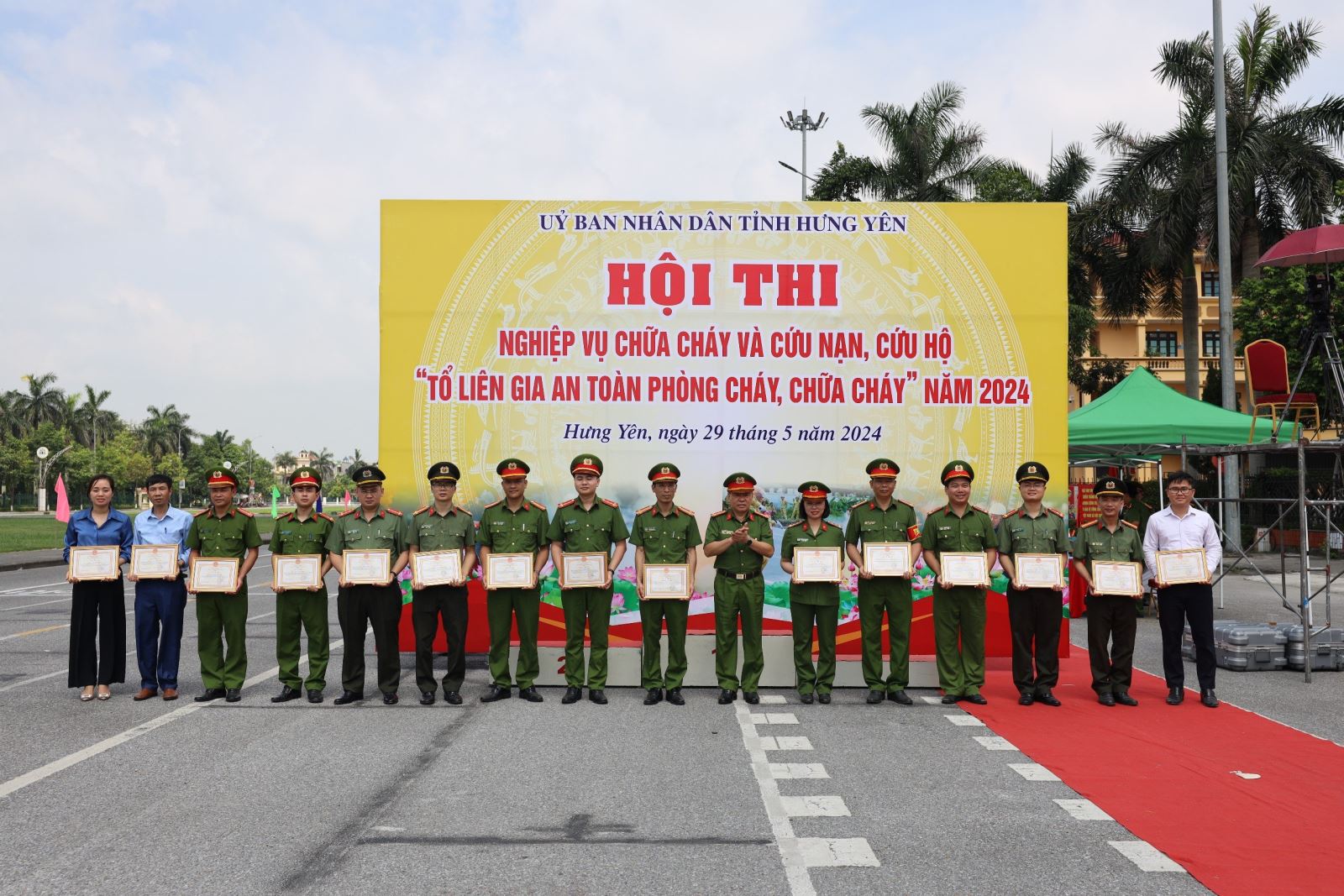 Hội thi nghiệp vụ chữa cháy và cứu nạn, cứu hộ “Tổ liên gia an toàn  phòng cháy, chữa cháy” tỉnh Hưng Yên năm 2024