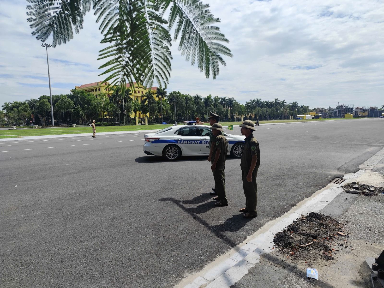 CÔNG AN PHƯỜNG PHỐ HIẾN BẢO ĐẢM AN TOÀN TUYỆT ĐỐI BUỔI LÀM VIỆC CỦA ĐỒNG CHÍ PHÓ THỦ TƯỚNG CHÍNH PHỦ NGUYỄN VĂN THẮNG TẠI HƯNG YÊN