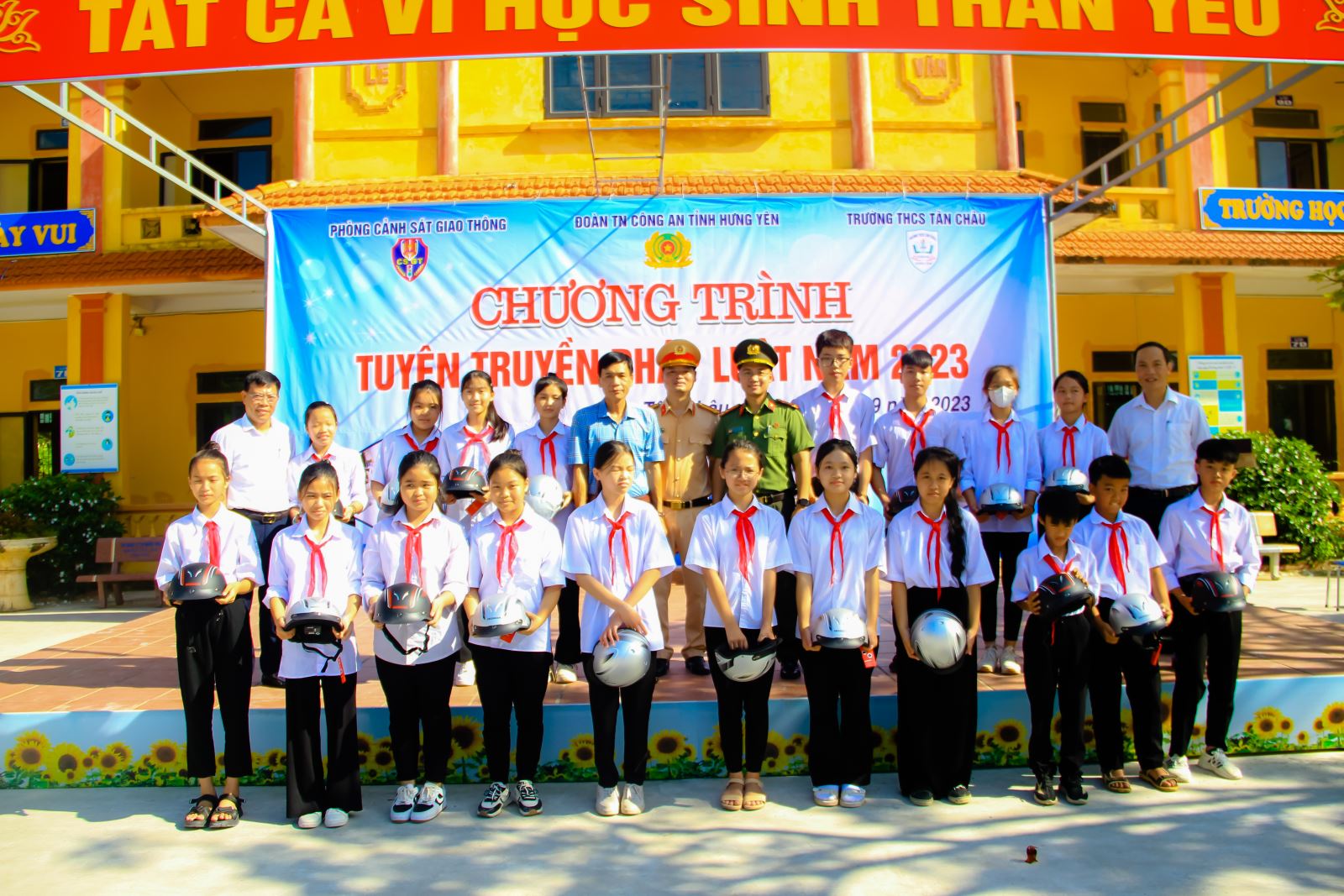 Phòng Cảnh sát giao thông, Đoàn Thanh niên Công an tỉnh tổ chức Chương trình tuyên truyền phổ biến, giáo dục pháp luật năm 2023