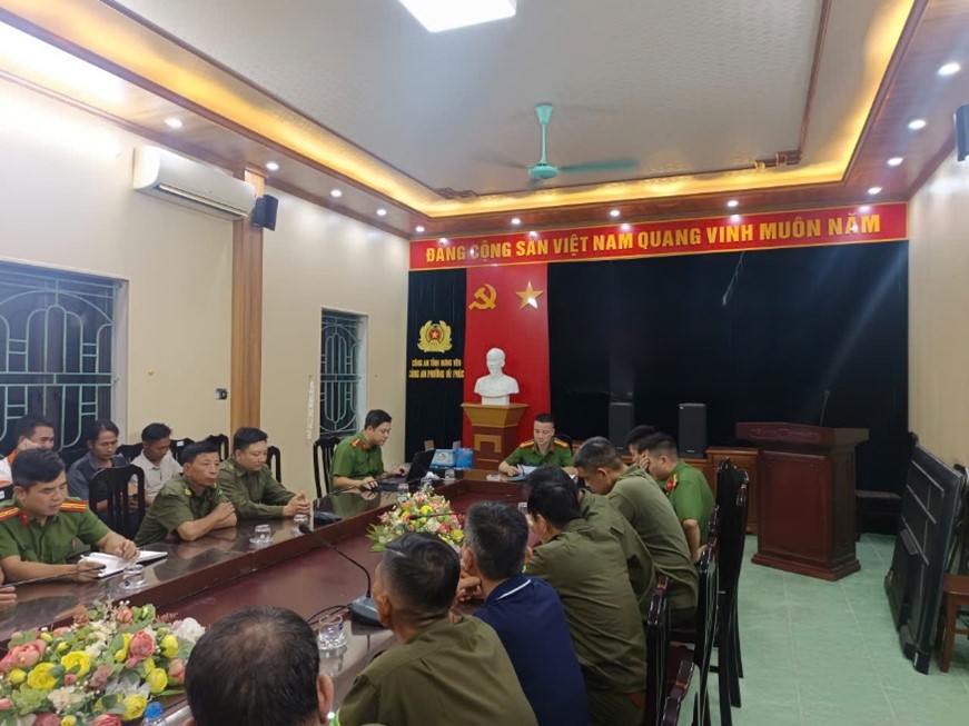 Công an phường Vũ Phúc, tỉnh Hưng Yên: Thường xuyên giao ban với lực lượng bảo vệ an ninh trật tự ở cơ sở, làm tốt công tác phát động phong trào toàn dân bảo vệ an ninh Tổ quốc