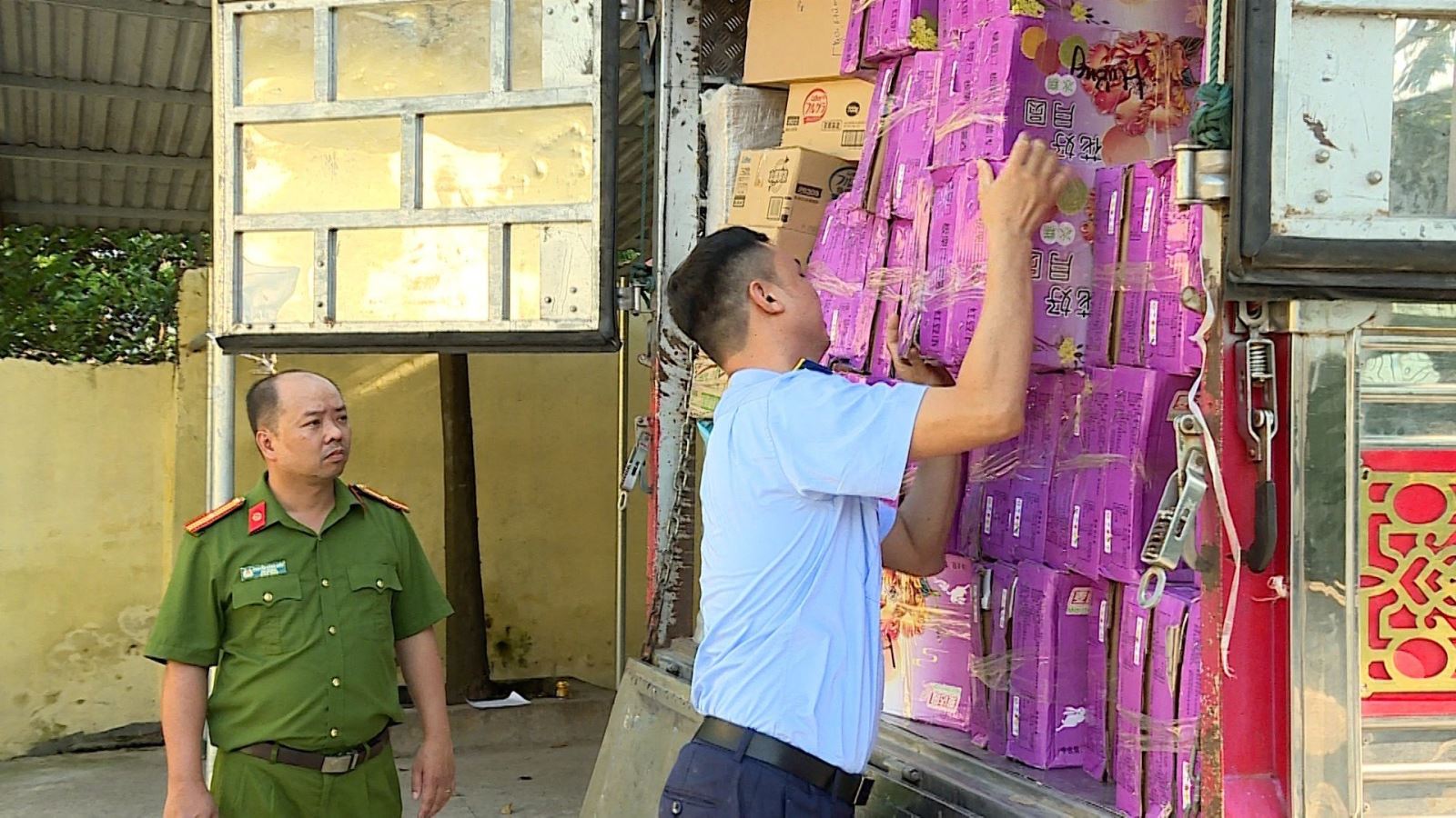 Kiểm tra, phát hiện gần 21.000 chiếc bánh Trung thu không rõ nguồn gốc