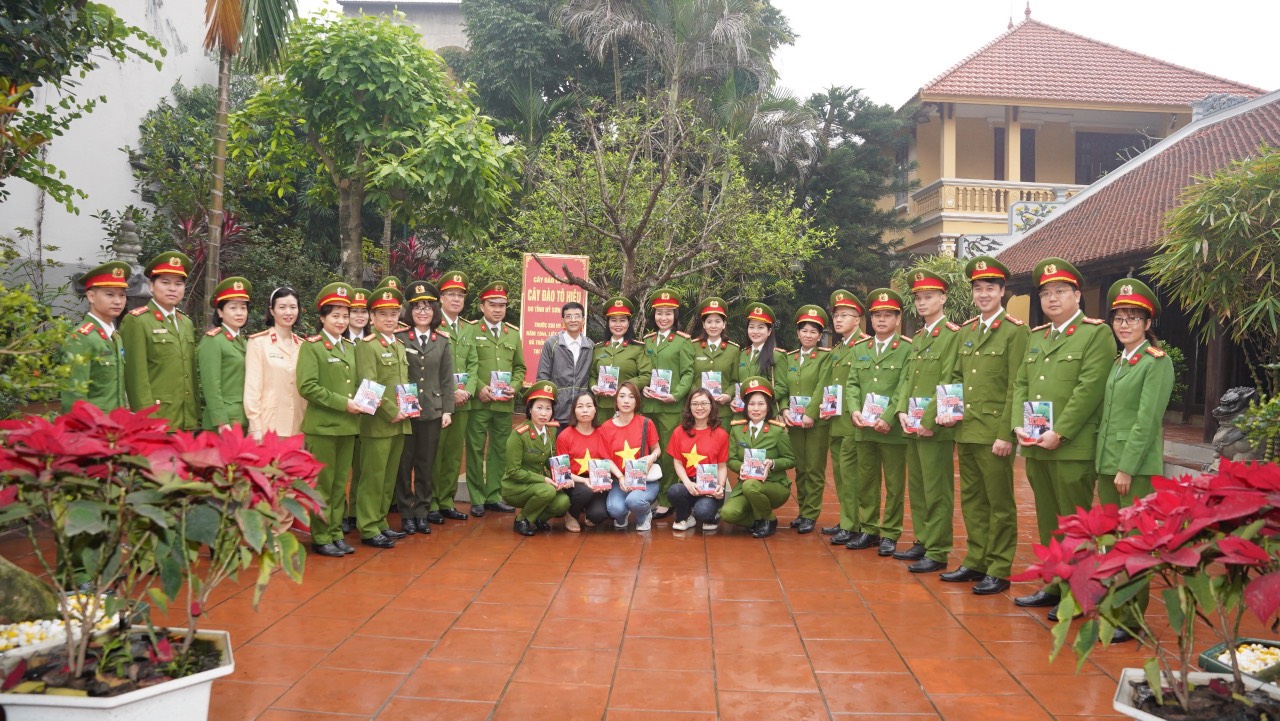 Công an tỉnh Hưng Yên, Cục Cảnh sát quản lý tạm giữ, tạm giam và thi hành án hình sự tại cộng đồng Bộ Công an phối hợp tổ chức chương trình sinh hoạt chính trị tại các địa chỉ đỏ trên địa bàn tỉnh