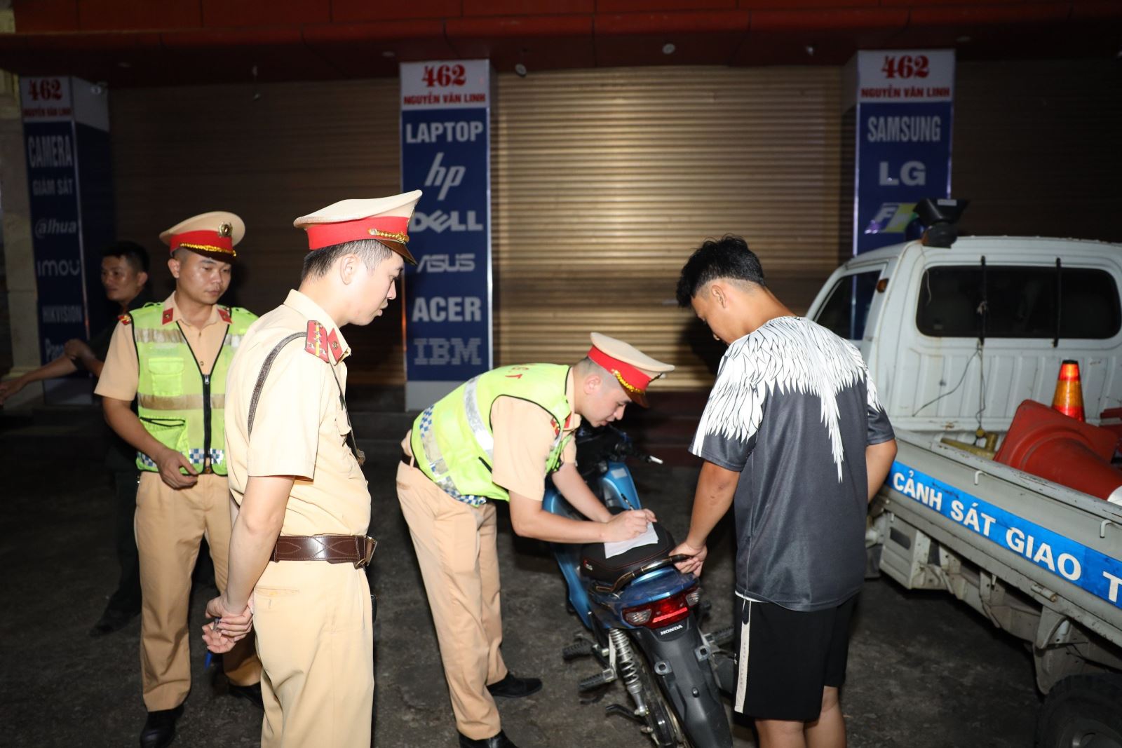 Lực lượng Công an tăng cường tuần tra, kiểm soát đảm bảo an ninh trật tự trên địa bàn thành phố Hưng Yên