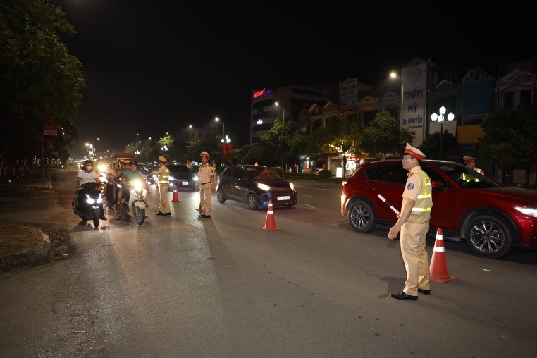 Tăng cường tuần tra, kiểm soát đảm bảo an ninh, trật tự an toàn giao thông