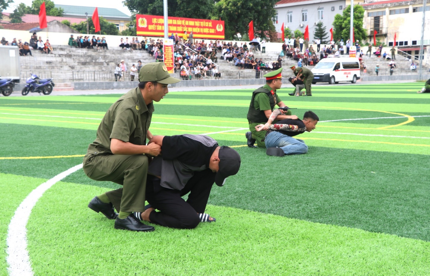 Chủ động phòng ngừa, đấu tranh với thủ đoạn xuyên tạc việc xây dựng, kiện toàn lực lượng tham gia bảo vệ an ninh, trật tự ở cơ sở 