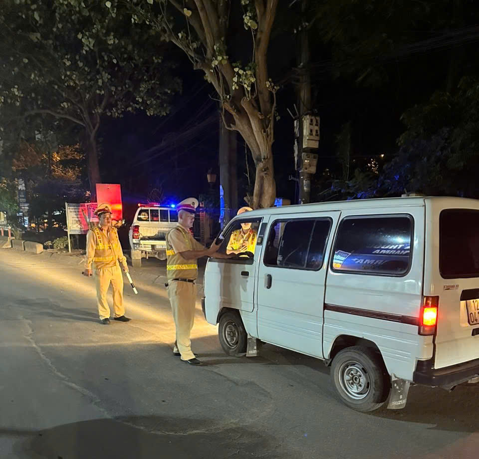 Công an huyện Khoái Châu tăng cường các biện pháp  tuyên truyền, xử lý nghiêm các vi phạm nồng độ cồn