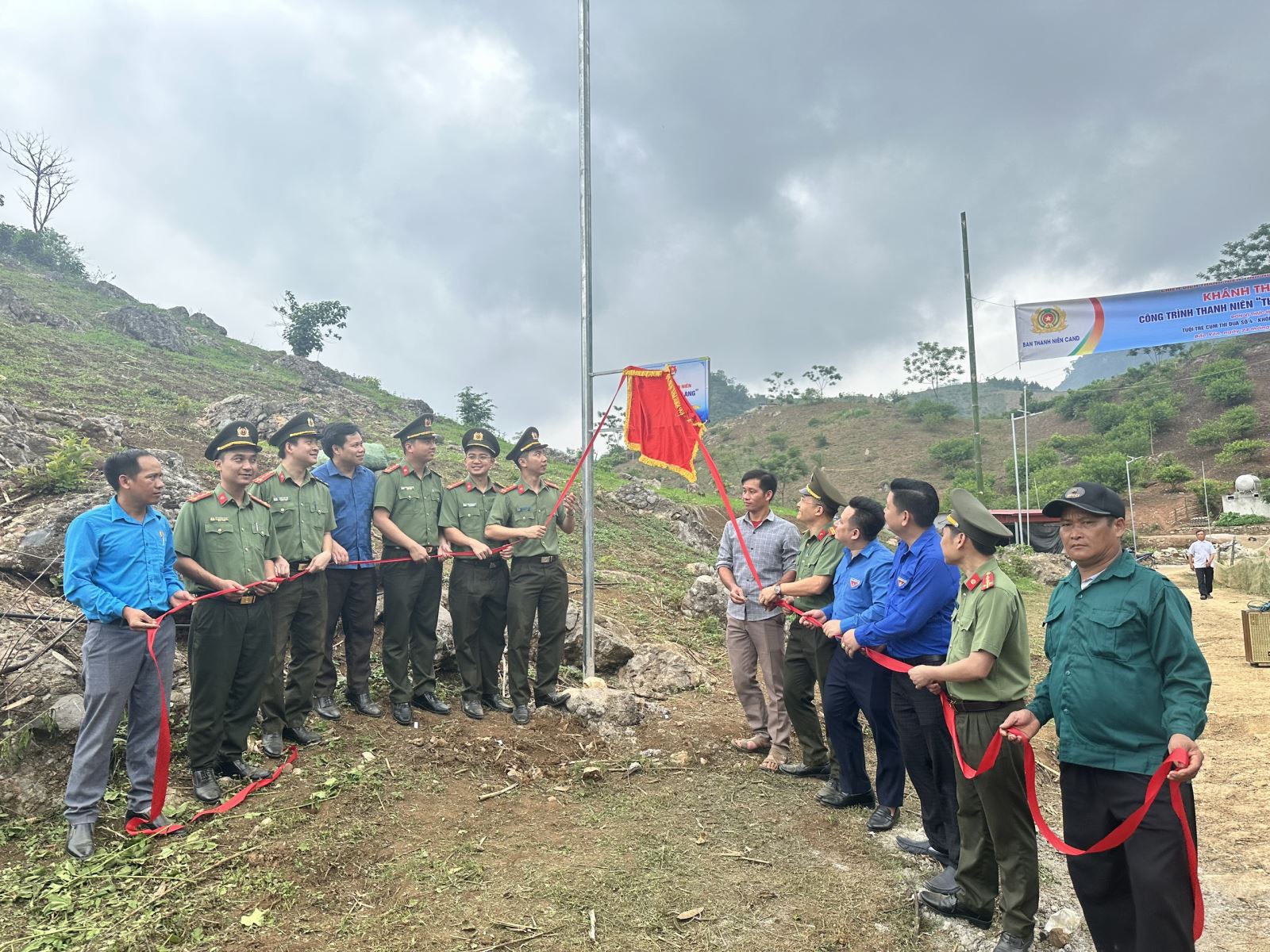 Tuổi trẻ Công an Cụm thi đua số 4 - Ban Thanh niên CAND: Khánh thành công trình thanh niên “Thắp sáng bản làng”