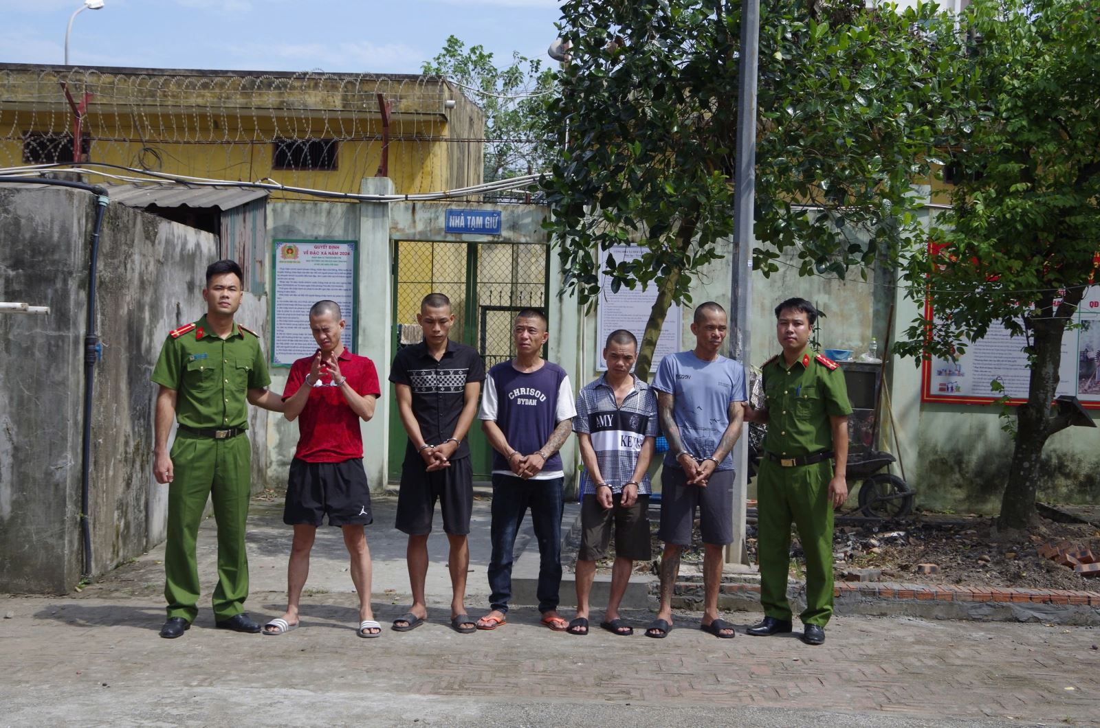 Công an huyện Văn Lâm, tỉnh Hưng Yên: Kịp thời làm rõ nhóm đối tượng trộm cắp tài sản, tiêu thụ tài sản do  người khác phạm tội mà có, mua bán trái phép chất ma tuý, tàng trữ trái phép chất ma tuý